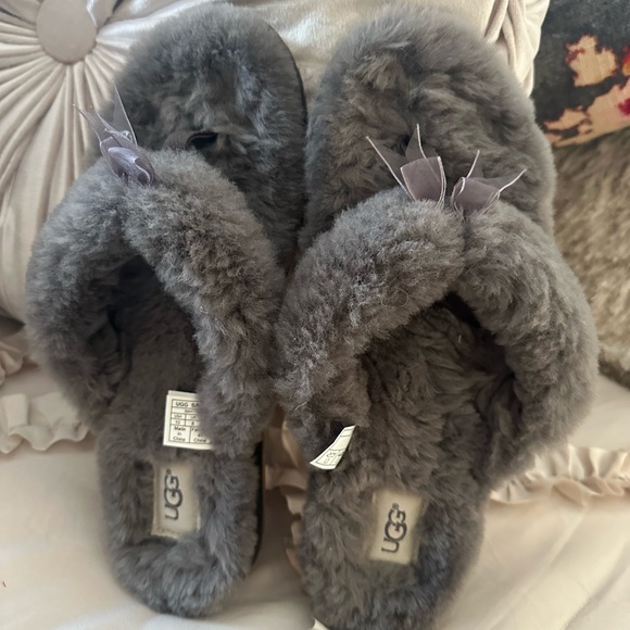 UGG Soft Gray Fluffy Slippers - Picture 2 of 6